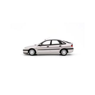 Renault Laguna V6 3.0 Baccara Gris Opale 1996 OttO mobile 1:18 Resinemodell (Türen, Motorhaube... nicht zu öffnen!)